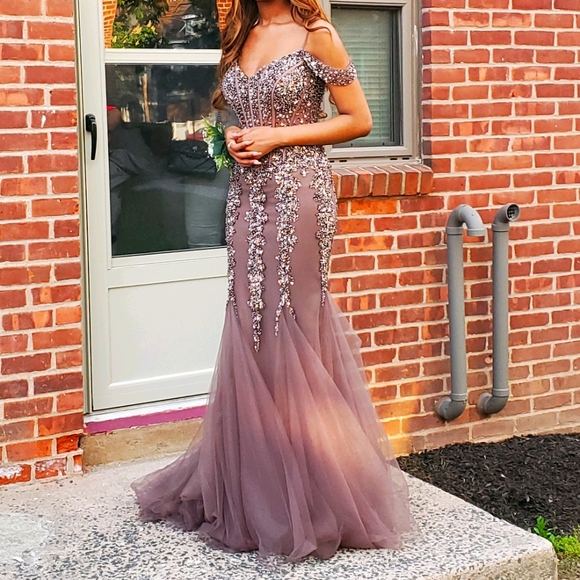 Prom Gown - Picture 1 of 3